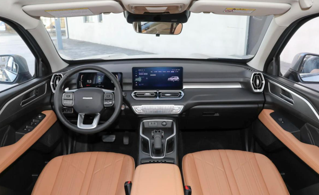 搭载2.0T+8AT，全系四驱，14.78万起售，2025款新哈弗H5正式上市插图5