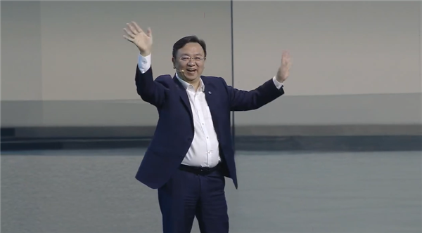 又是熟悉的掀桌子，比亚迪一刀一刀杀向行业规则