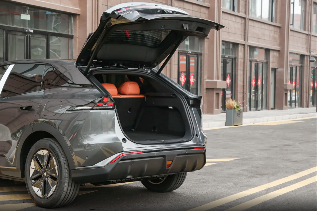 体验深蓝汽车S07，金钟罩电池+华为智驾+3C快充，全面且实在！插图7