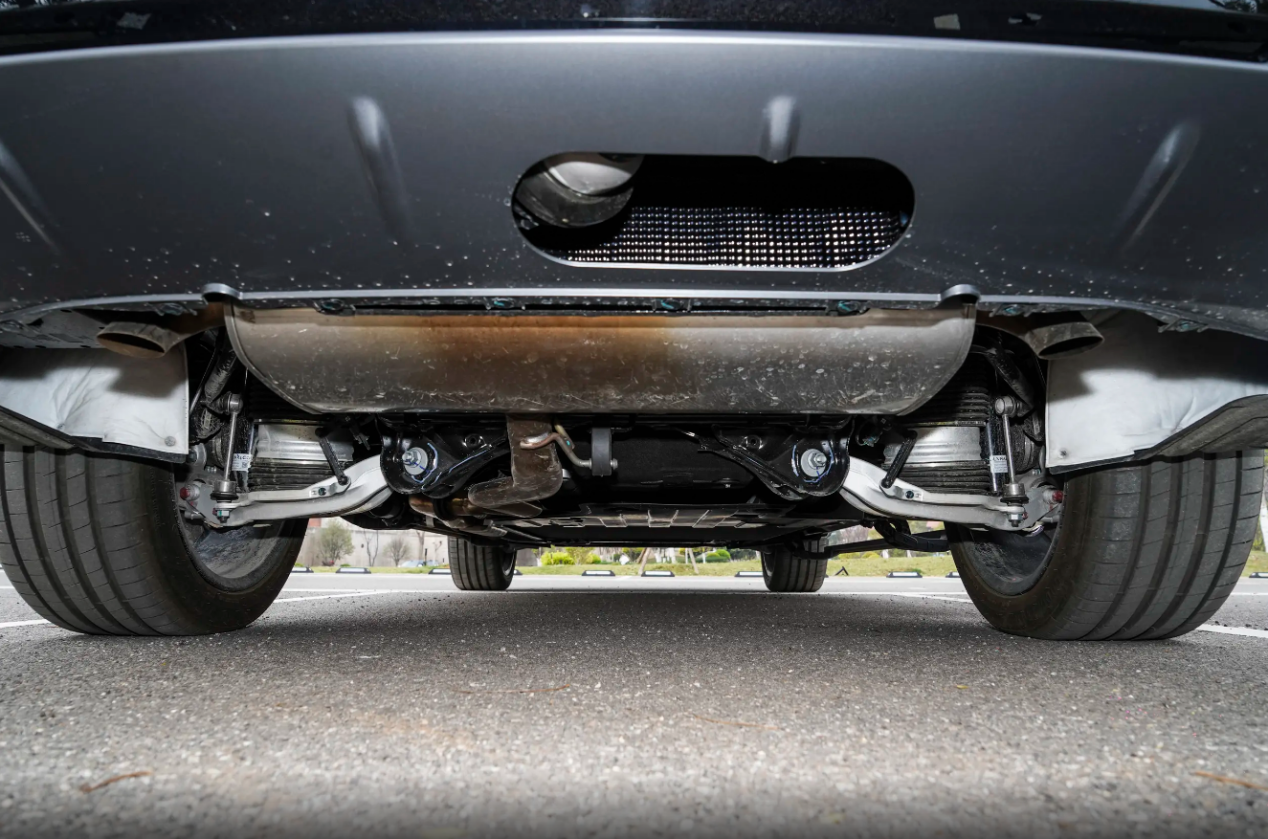 对标理想L9?搭载双/三电机+空悬,大六座布局,领克900将来袭插图3 对标理想L9?搭载双/三电机+空悬,大六座布局,领克900将来袭插图3