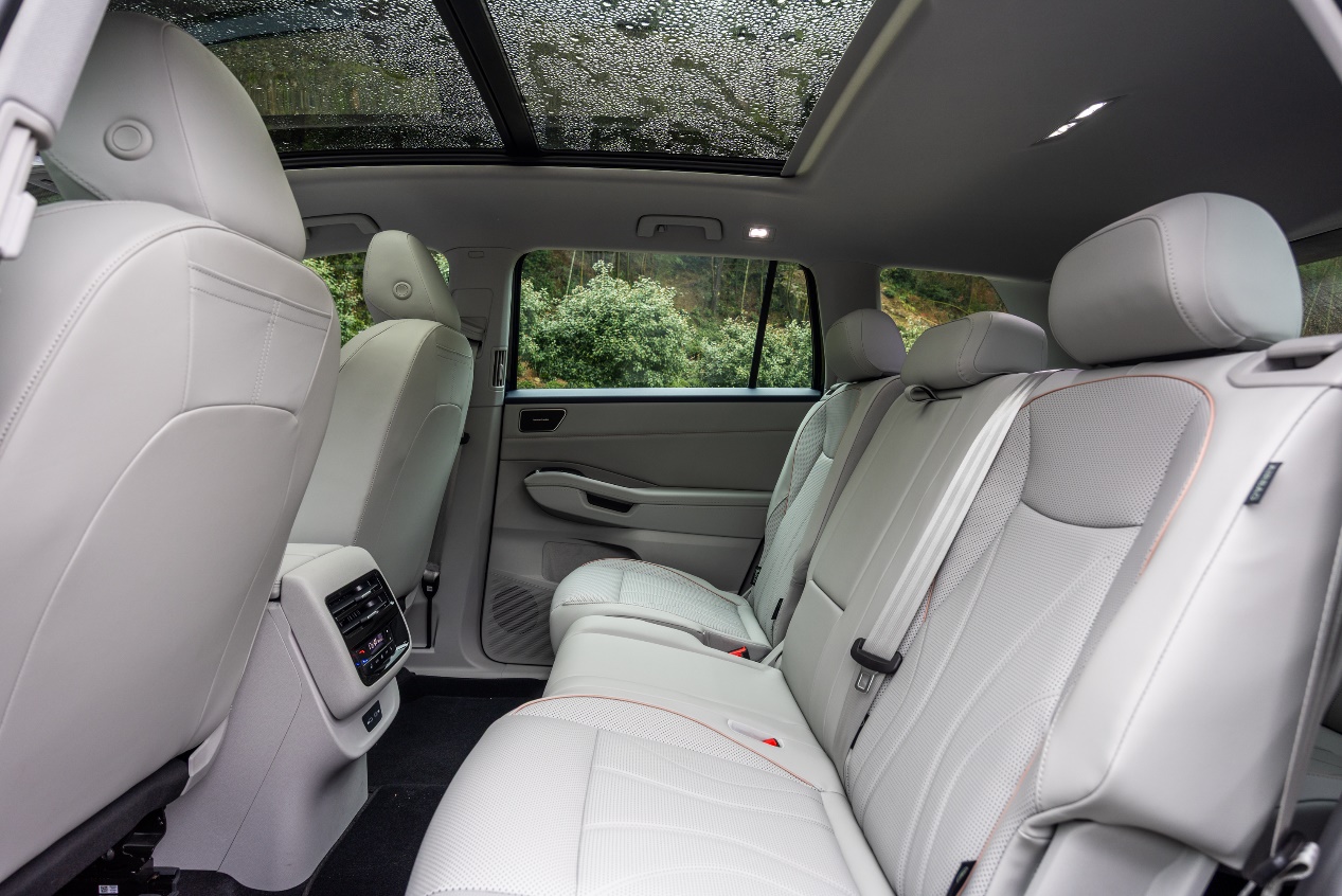 试驾:性能+智能双重叠加 途昂 Pro要硬刚新势力?插图7 试驾:性能+智能双重叠加 途昂 Pro要硬刚新势力?插图7