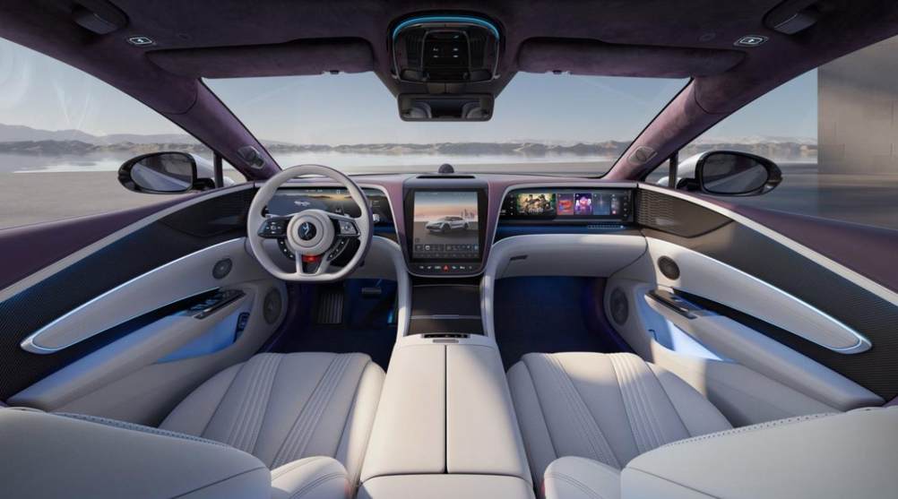 仰望U7上市 引领新能源汽车进入“四电时代”