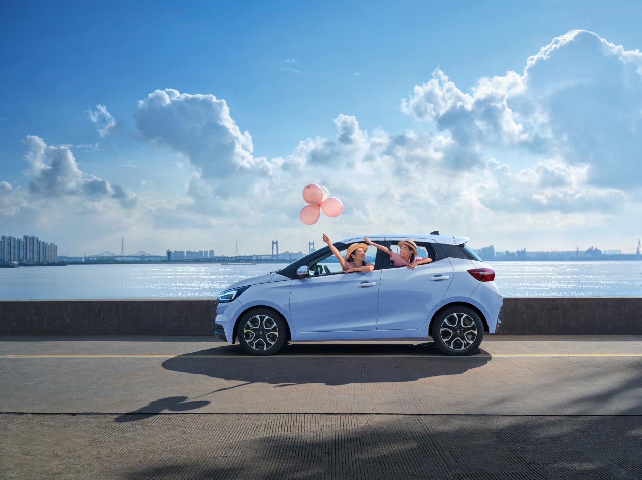 江铃集团新能源易至汽车EV3 PLUS:踏春神器,安全与潮玩一键兼得插图 江铃集团新能源易至汽车EV3 PLUS:踏春神器,安全与潮玩一键兼得插图