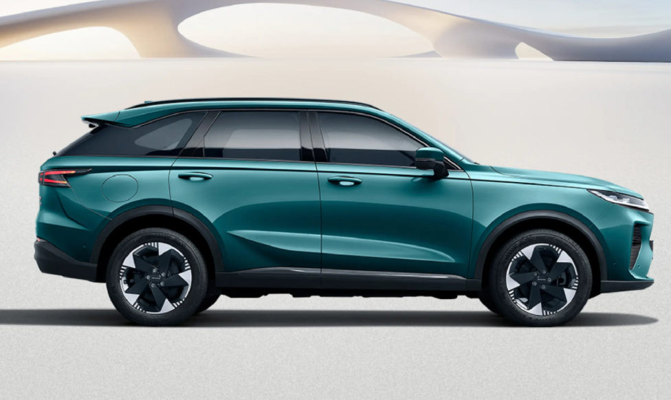 新哈弗枭龙MAX实车到店，纯视觉高阶智驾、Hi4动力，不到14万算贵？插图2