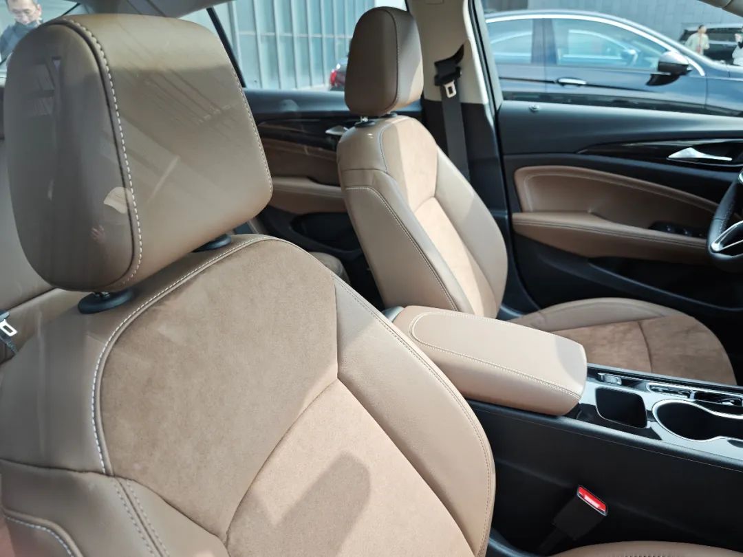 前脸听劝!细看官方版君威GS改装套件插图12 前脸听劝!细看官方版君威GS改装套件插图12