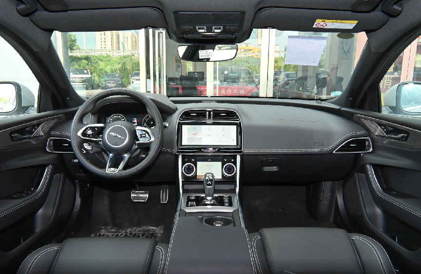 不到20万就拥有英伦豪华体验？想买一辆燃油代步车，不妨看看TA插图2