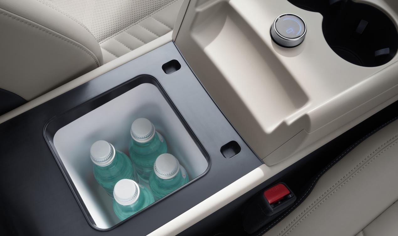 百余项核心功能和配置全部搭载 秦L EV上市11.98万元起插图3