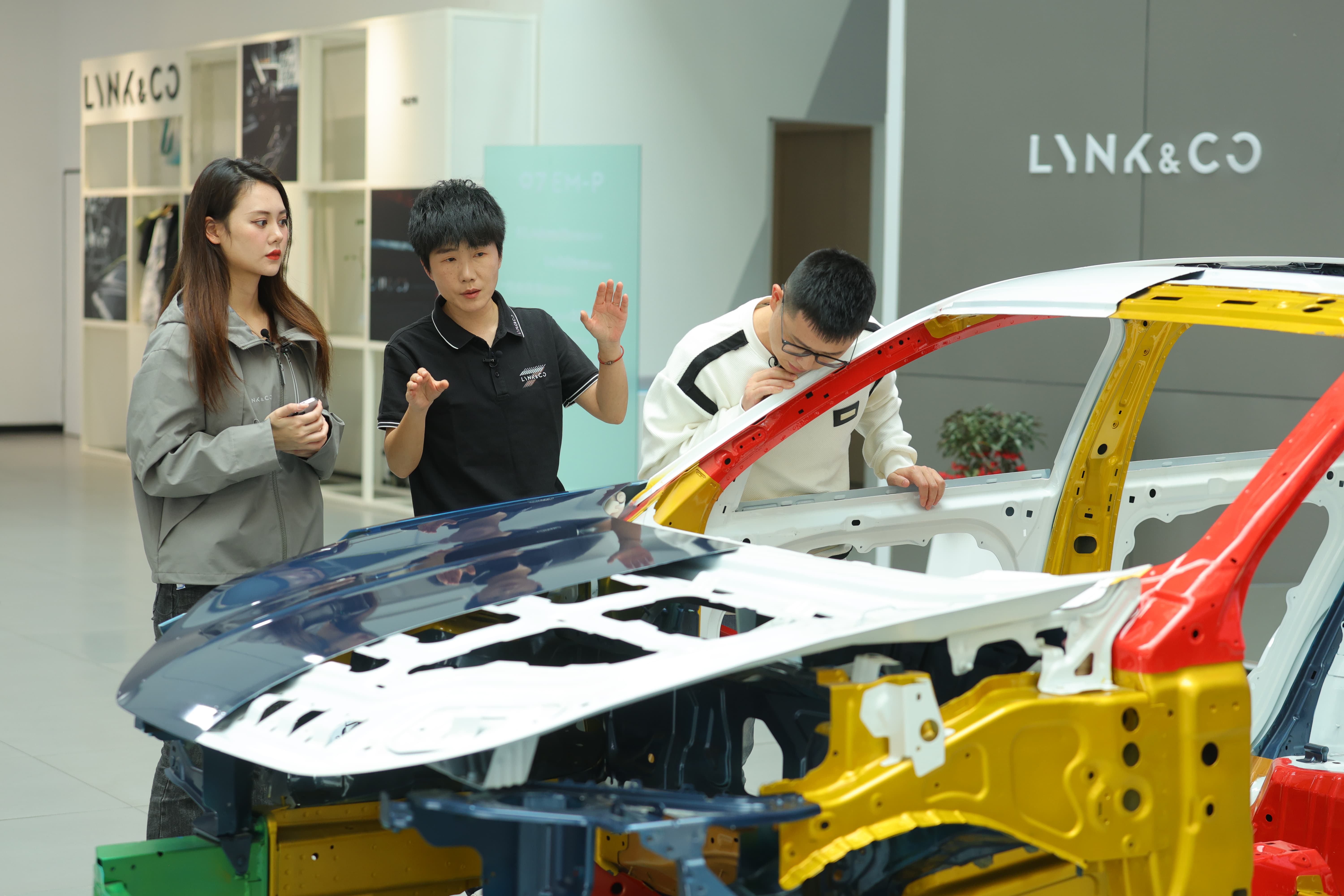 领克01硬核安全大赏：从实验室到生产线的品质坚守插图3