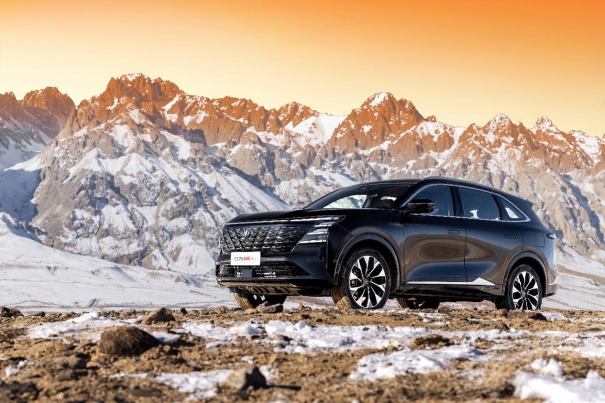 每公里不到5毛钱！第四代CS75PLUS升级天域空间，下订享至高近40000元优惠！插图5