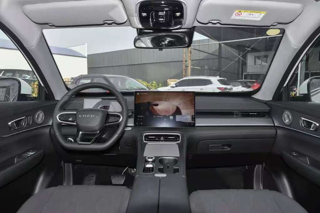 第四代CS75PLUS鲸悦版来了，对比瑞虎8PLUS豪华型选谁更好？插图9