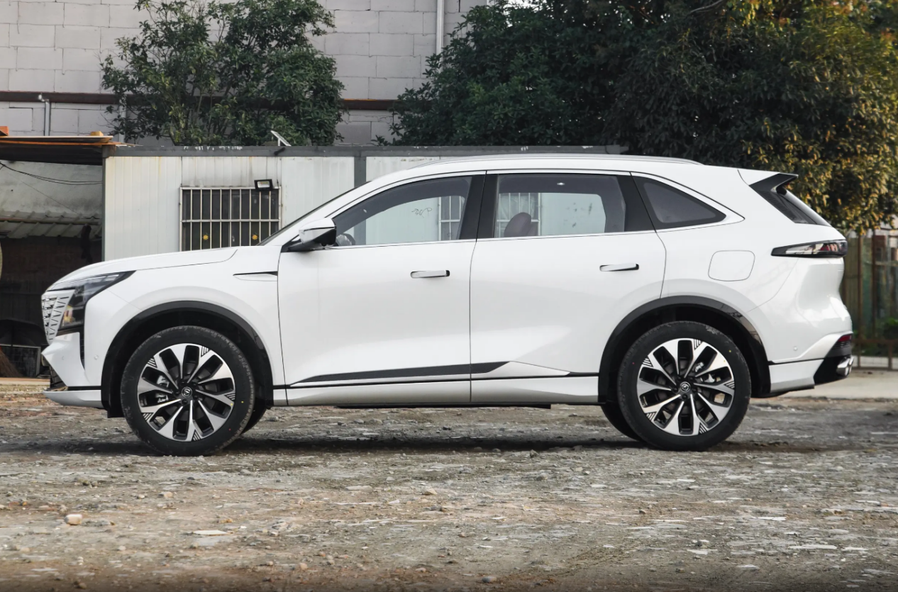 不比不知道 同样是2.0T车型 第四代CS75PLUS比星越L好很多插图4