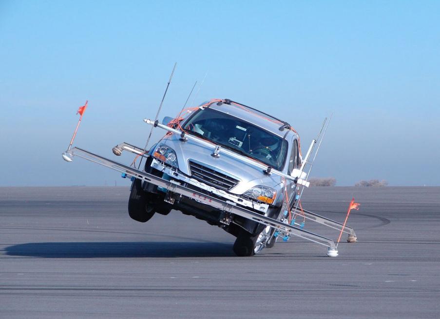 比亚迪安全技术新高度 N9创造鱼钩测试新纪录