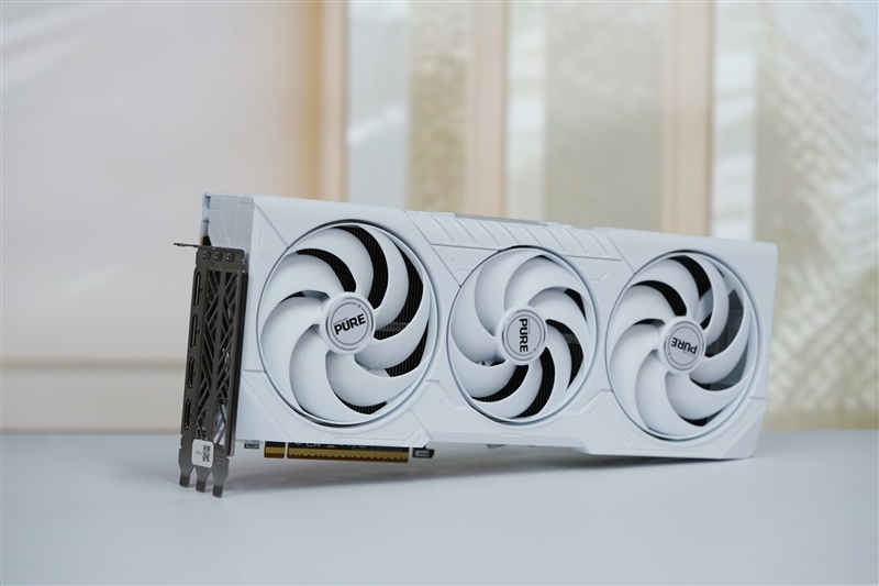 锐龙5 9600X搭配RX 9070 XT游戏测试：直接秒了Intel两代