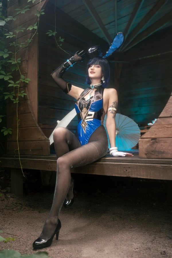 乌克兰美女Cos美图：完美还原艾达王、2B等美女角色