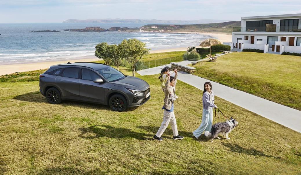 15分钟速充500公里的极狐新阿尔法T5神行版，超值之选