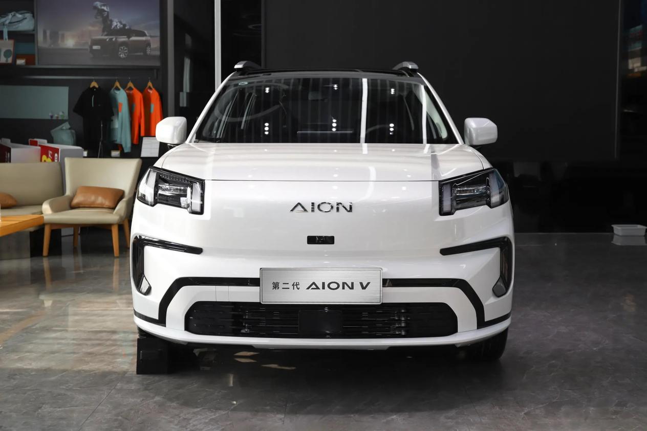 纯电SUV"卷王"来袭！售13.98万，至高补贴3.2万，续航650km，香？插图4