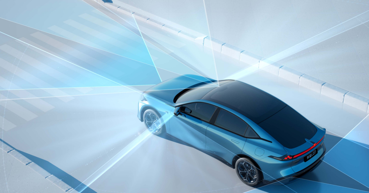 华为乾崑加持的深蓝L07 VS天神之眼海豹EV，到底谁更香？