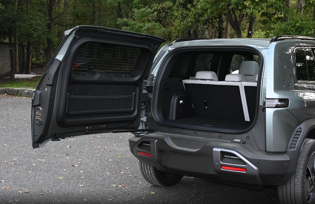 预售13.98万起，配电动前备厢和6kW外放电，方程豹钛3你期待吗？插图3