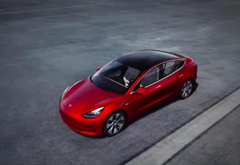 中国新能源汽车转型，踩着比亚迪和理想过河！