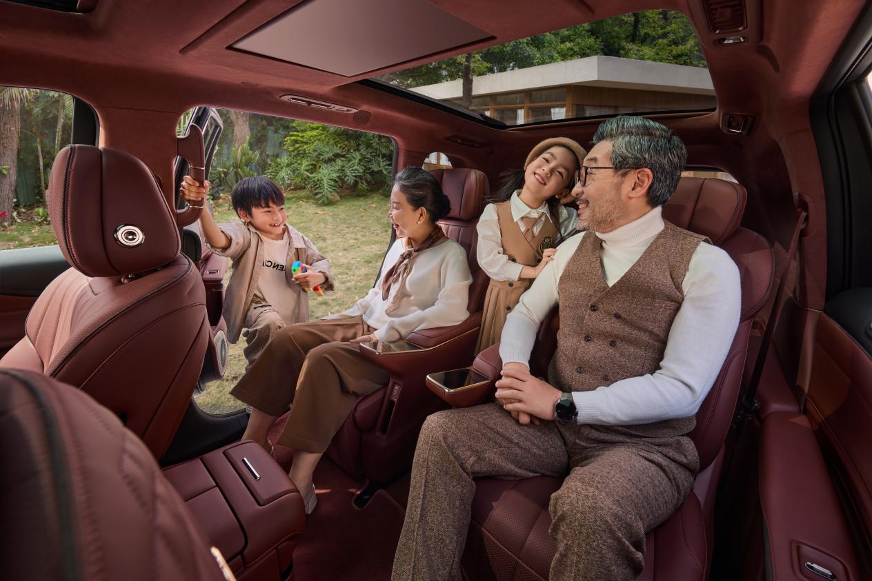 预售27.98万起 打造“陆地游艇” 昊铂HL开启预售插图6