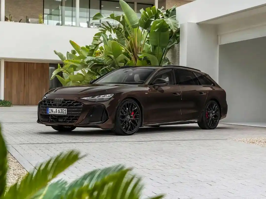 华为智驾上车！全新奥迪A6杀疯了，现款直降14万抄底？插图1