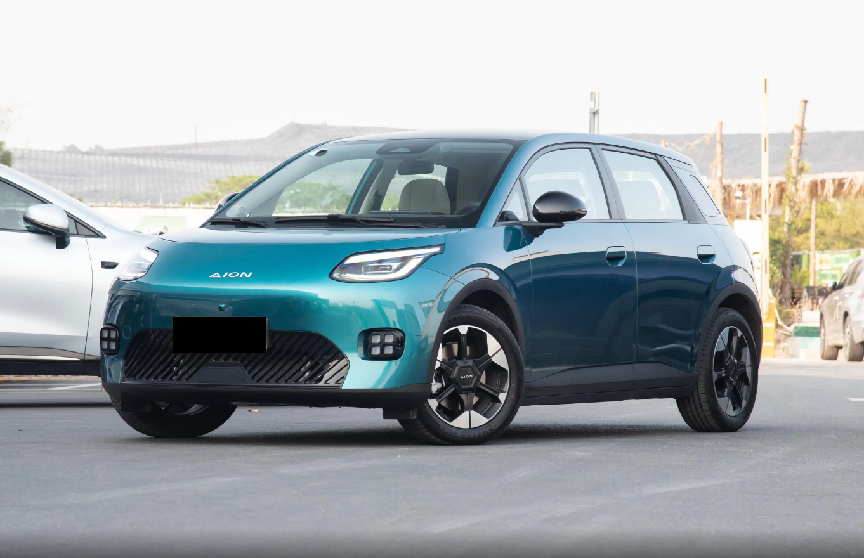 还有高手?6.98万起售,满电续航330km,标配14.6英寸大屏插图2 还有高手?6.98万起售,满电续航330km,标配14.6英寸大屏插图2