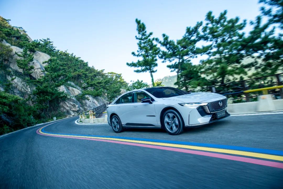 马自达EZ-6：6年0息+全系补贴，补贴后售价9.98万元起插图2