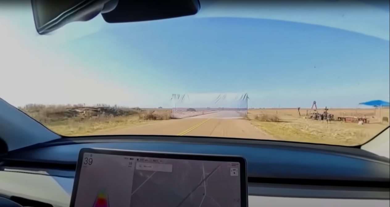 视频博主用粉刷墙壁欺骗特斯拉自动驾驶,结果……插图2 视频博主用粉刷墙壁欺骗特斯拉自动驾驶,结果……插图2