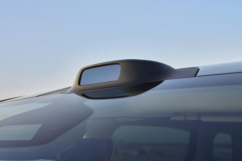 制伞者先跳伞!岚图汽车CEO卢放成功蒙眼挑战130km/h自动刹停插图2 制伞者先跳伞!岚图汽车CEO卢放成功蒙眼挑战130km/h自动刹停