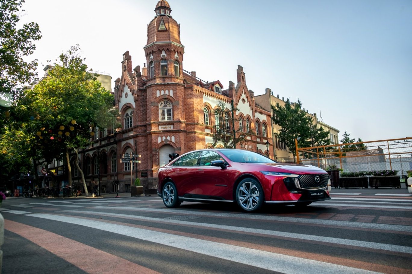 羊毛党狂欢！马自达EZ-6低至9.98万元插图5