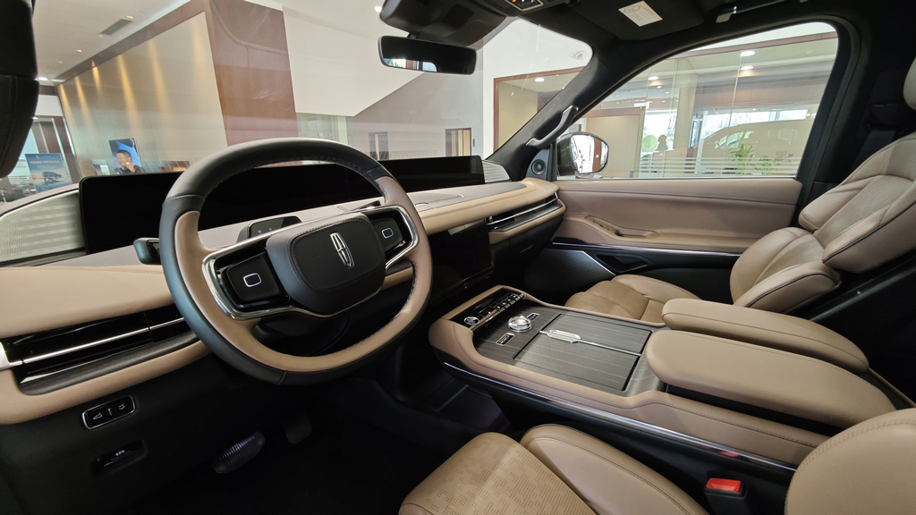 全新一代林肯领航员区域品鉴闪耀江城 领航美式豪华新境界插图5 全新一代林肯领航员区域品鉴闪耀江城 领航美式豪华新境界插图5