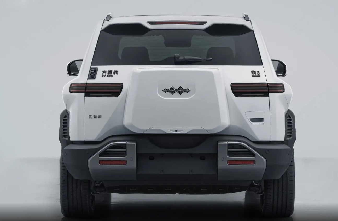 预售13.98万起，配电动前备厢和6kW外放电，方程豹钛3你期待吗？插图2