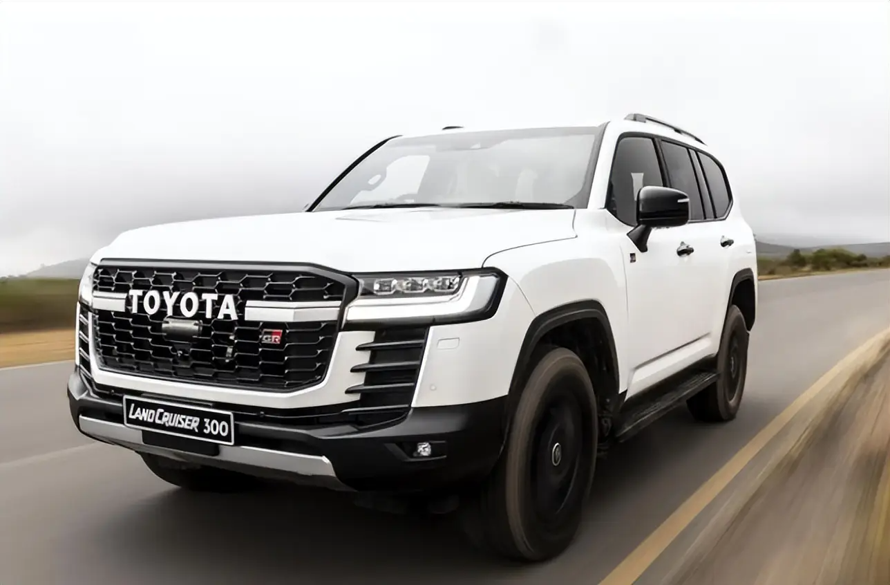 售价约25.5万起，新丰田兰德酷路泽实车曝光，3.3升V6，入华你考虑吗插图8