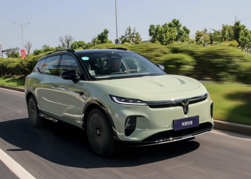 短剧里的“霸总”为何只开迈巴赫,不开鸿蒙智行?插图3 短剧里的“霸总”为何只开迈巴赫,不开鸿蒙智行?插图3