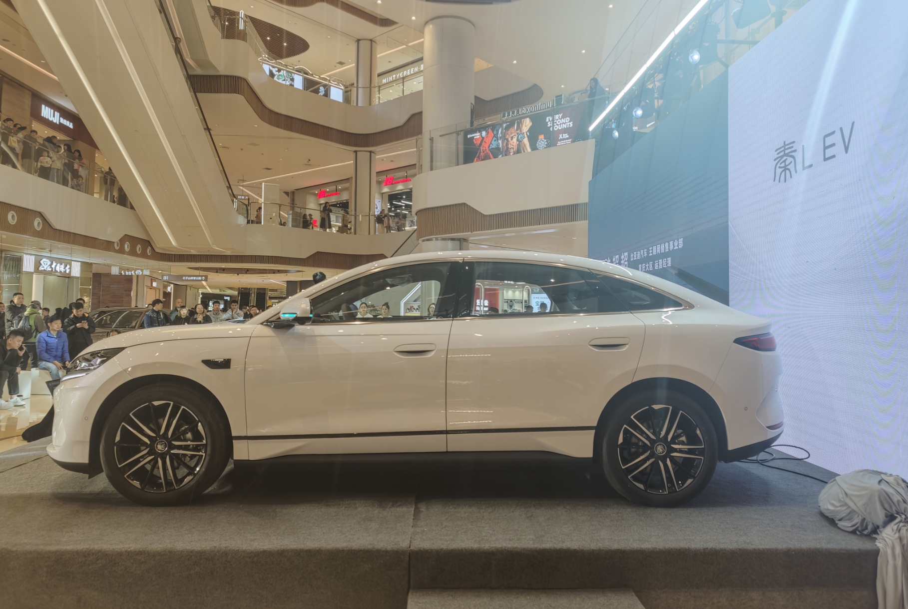 11.98万元起，高阶智驾全系上车，秦L EV智驾版又卷起来了？插图16