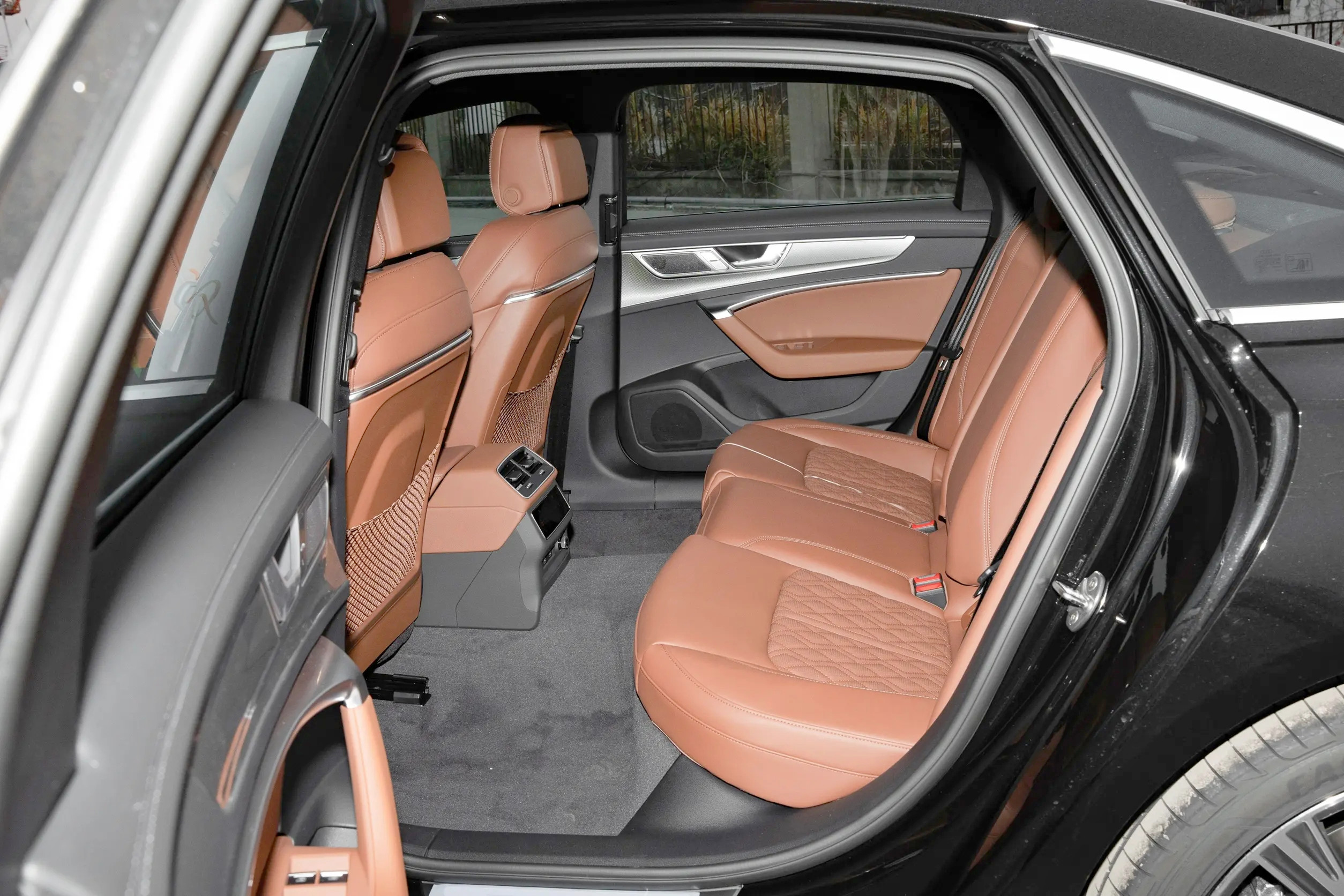 售价45.49万元，2025款奥迪A6L新车型上市！产品力如何呢？插图5