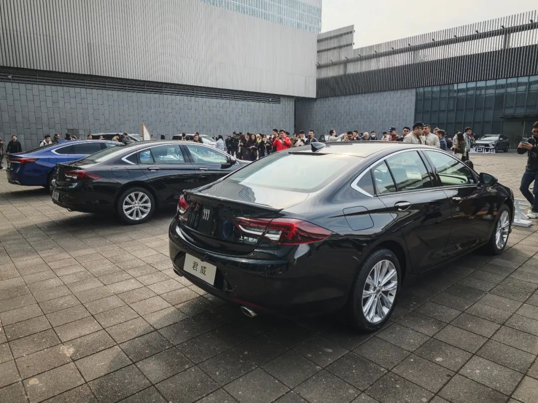 前脸听劝!细看官方版君威GS改装套件插图13 前脸听劝!细看官方版君威GS改装套件插图13