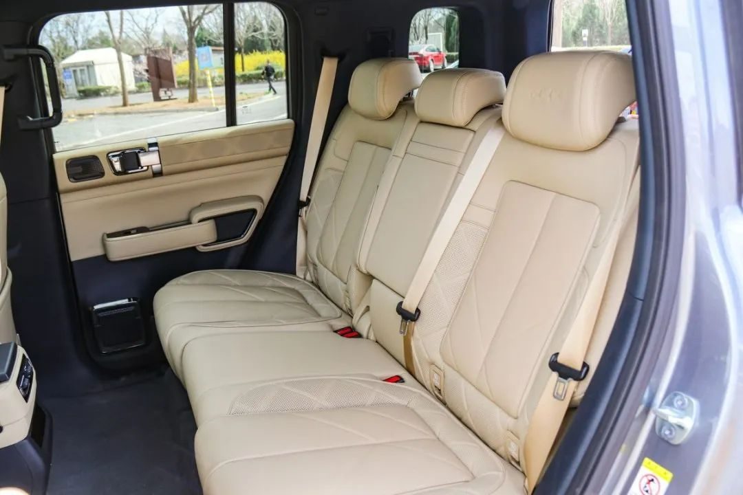 试驾方程豹豹5智驾版：智能与越野两不误！