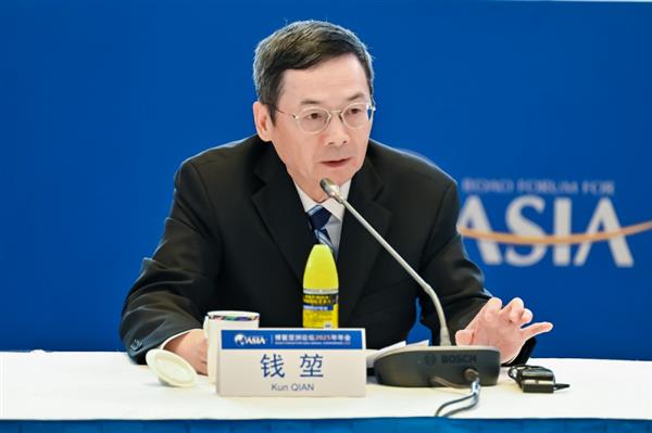 博鳌亚洲论坛2025年年会成功召开  高通专家称DeepSeek让AI模型可以更小更高效