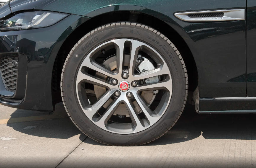 不到20万就拥有英伦豪华体验？想买一辆燃油代步车，不妨看看TA插图9