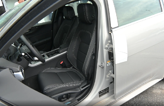 不到20万就拥有英伦豪华体验？想买一辆燃油代步车，不妨看看TA插图4