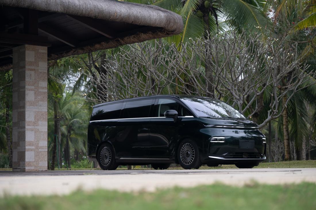 30万级最大最豪华纯电MPV上市！吉利银河翼真 L380 29.99万元起售插图9