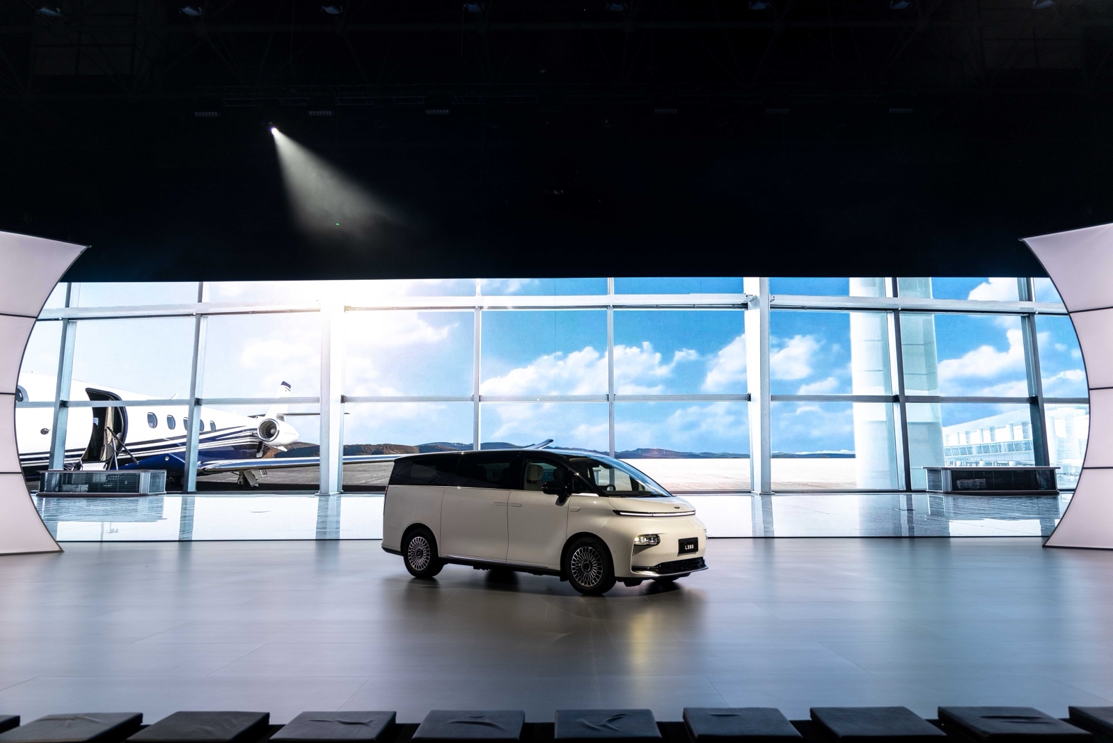 售价29.99万-59.99万元，吉利银河翼真L380陆地空客系列正式上市插图1