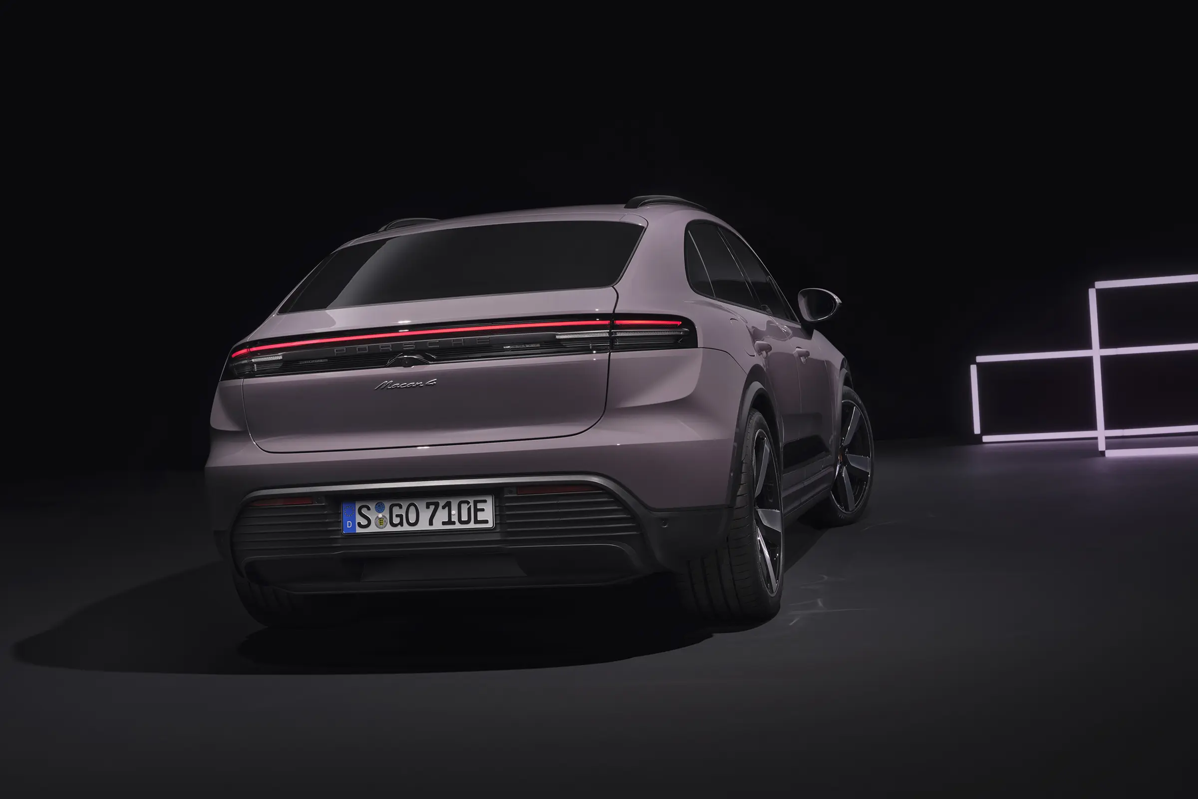 燃油+纯电,保时捷Macan两款新车上市,61.8万元起售插图6 燃油+纯电,保时捷Macan两款新车上市,61.8万元起售插图6