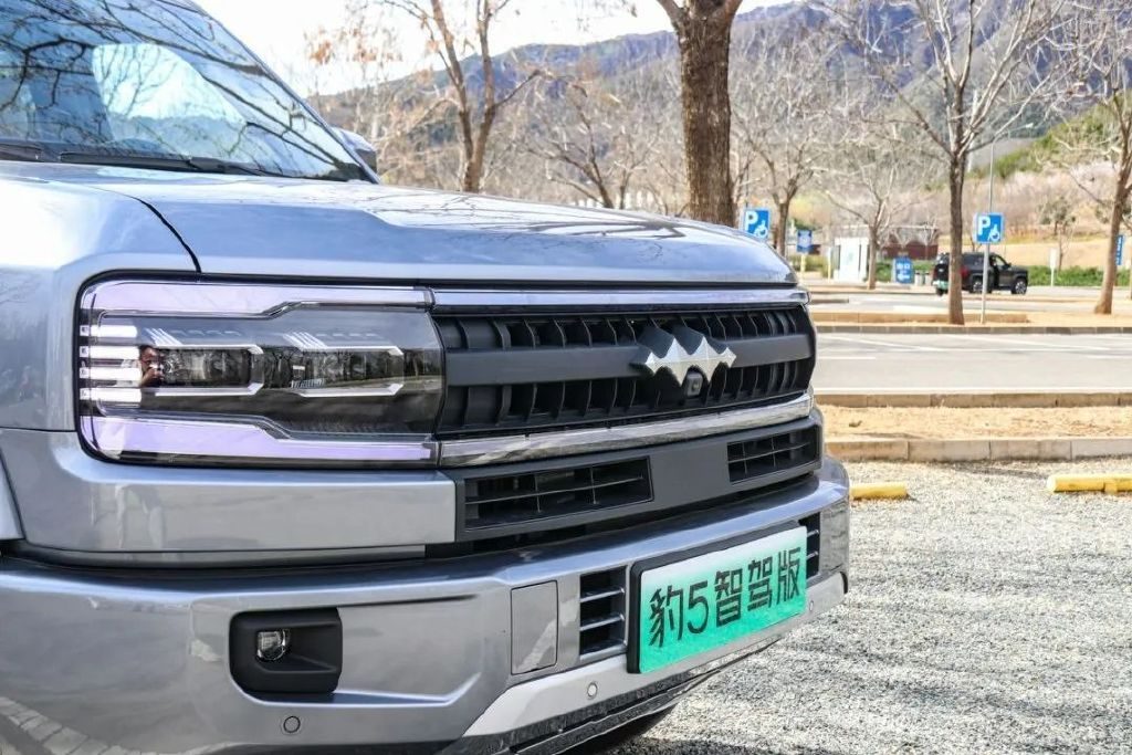 试驾方程豹豹5智驾版：智能与越野两不误！