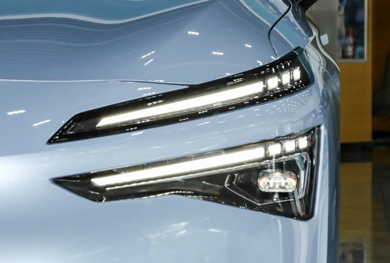 选纯电轿车看这里！线性动力+科技大屏，内饰还舒适得没话说插图7