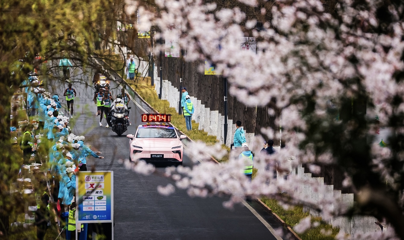 派生无限精彩,东风奕派助阵2025武汉马拉松插图2 派生无限精彩,东风奕派助阵2025武汉马拉松插图2