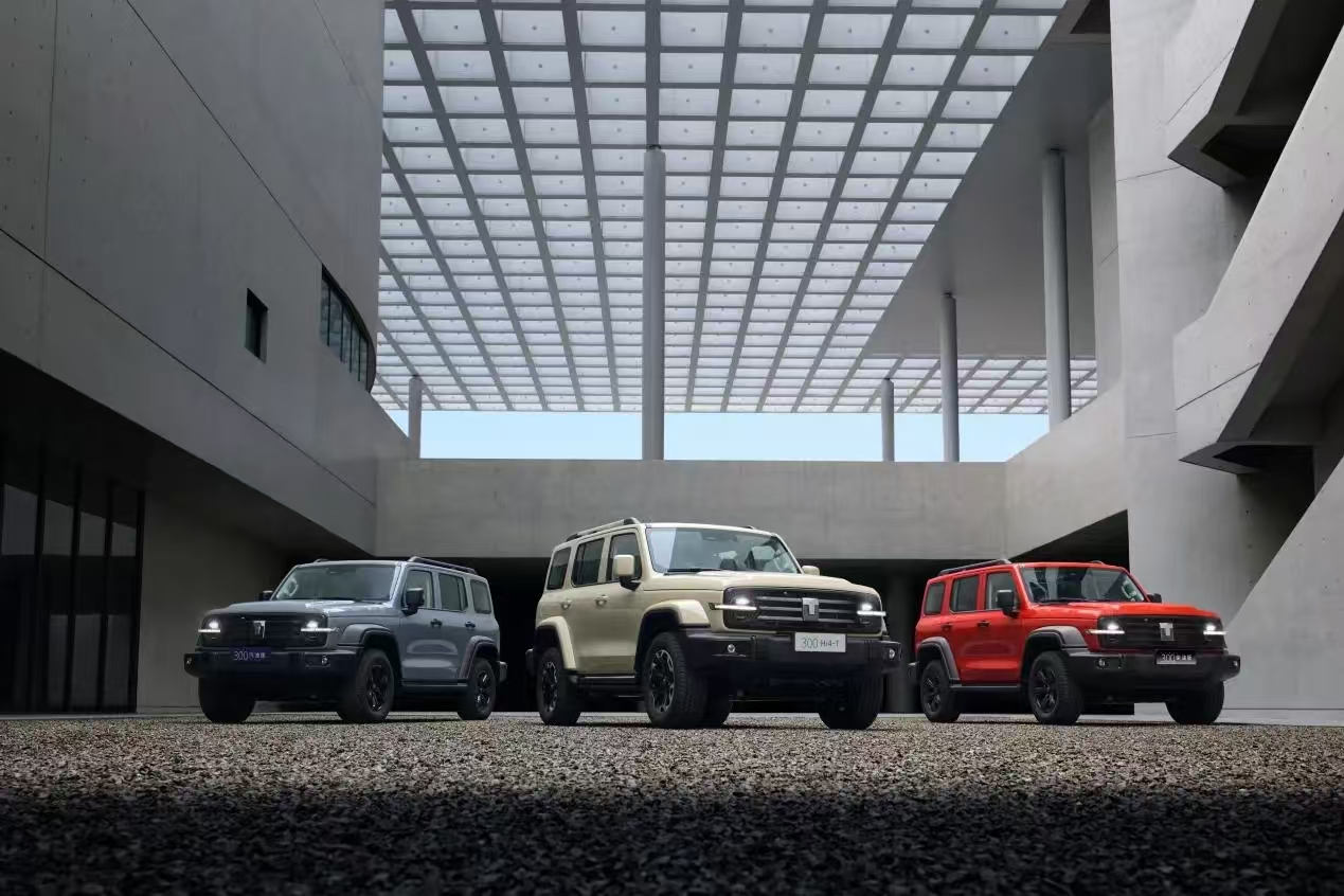 2025款坦克300上市，汽油/柴油/插混可选，硬派越野竞争再升级插图8