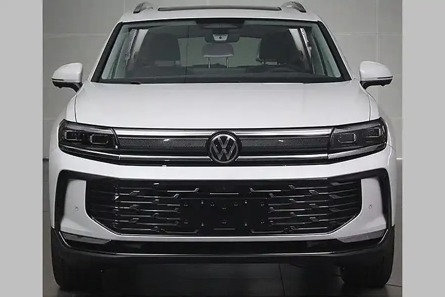 新大众揽境曝光，三大屏+悬浮岛台+2.0T，新外观设计，好看吗插图1