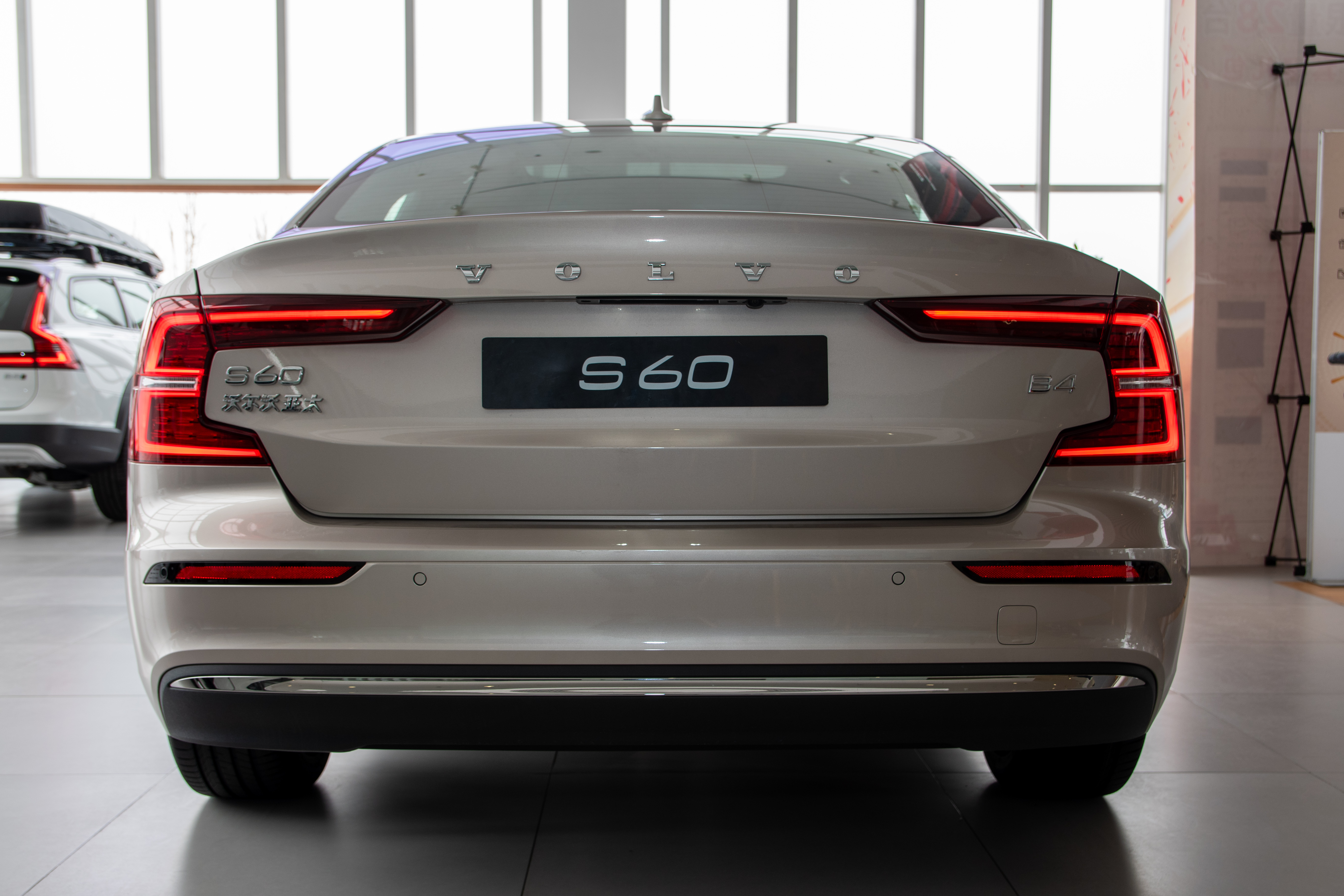 年轻人首选质价比超高的豪华车，沃尔沃S60 18.9万！插图1